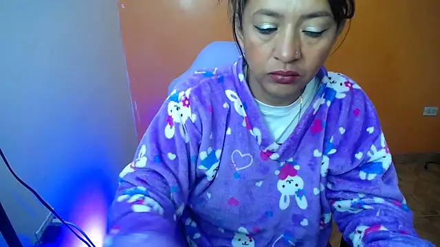 daleska ayala 1 online show from 15, 1, 2025