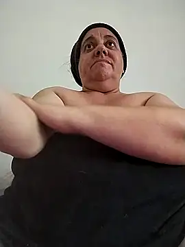 Snapshot of BustyBabyOfficial chatting on 9, 10, 2025 BustyBabyOfficial online show from 9, 10, 2025