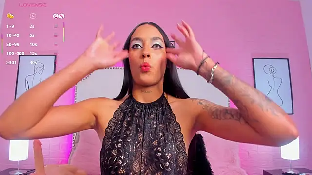 Snapshot of charlotte_kisss chatting on 6, 10, 2025 charlotte kisss online show from 6, 10, 2025