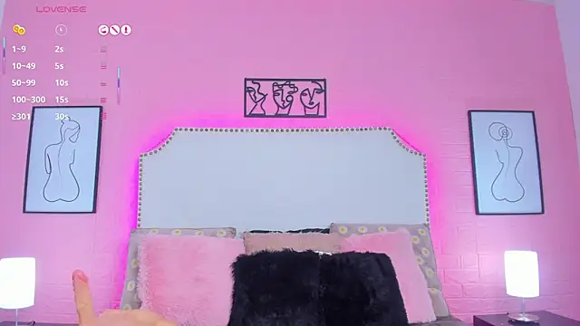 Snapshot of charlotte_kisss chatting on 15, 10, 2025 charlotte kisss online show from 15, 10, 2025