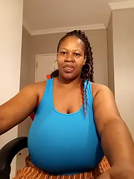 Snapshot of bustylisa1983 chatting on 17, 3, 2025 bustylisa1983 online show from 17, 3, 2025