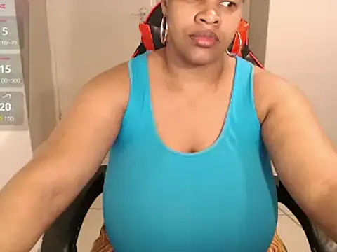 Snapshot of bustylisa1983 chatting on 22, 9, 2025 bustylisa1983 online show from 22, 9, 2025