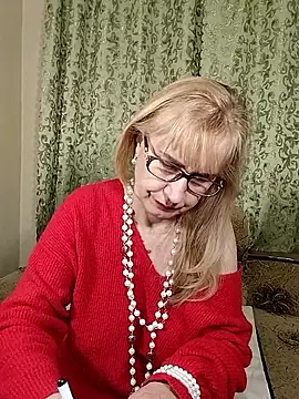 Snapshot of koroleva70 chatting on 13, 1, 2026 koroleva70 online show from 13, 1, 2026