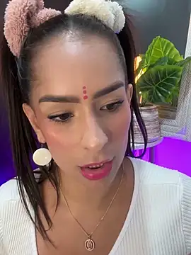 Snapshot of Mau_White chatting on 5, 1, 2025 Mau White online show from 5, 1, 2025