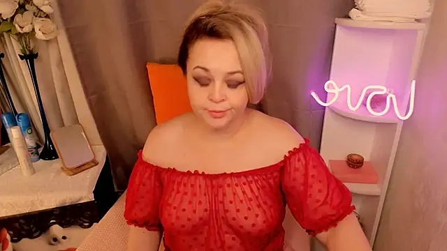 Snapshot of ShannaKingson chatting on 9, 2, 2025 ShannaKingson online show from 9, 2, 2025