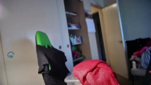 Yagurl  west online show from 10, 1, 2026