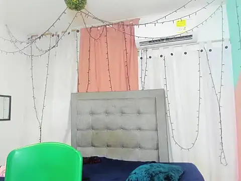 Snapshot of megan_kis9 chatting on 27, 1, 2025 megan kis9 online show from 27, 1, 2025