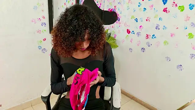 Snapshot of lau_sil chatting on 28, 9, 2025 lau sil online show from 28, 9, 2025