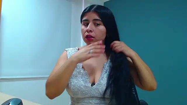 Snapshot of danna-_roouss chatting on 25, 9, 2025 danna- roouss online show from 25, 9, 2025