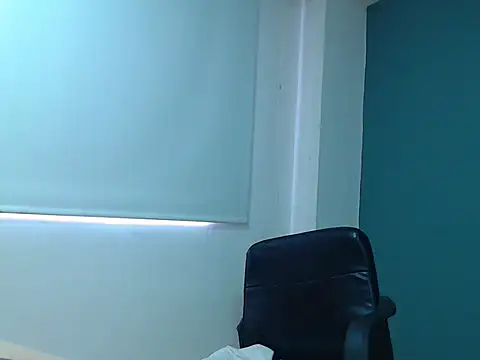 Snapshot of danna-_roouss chatting on 5, 10, 2025 danna- roouss online show from 5, 10, 2025