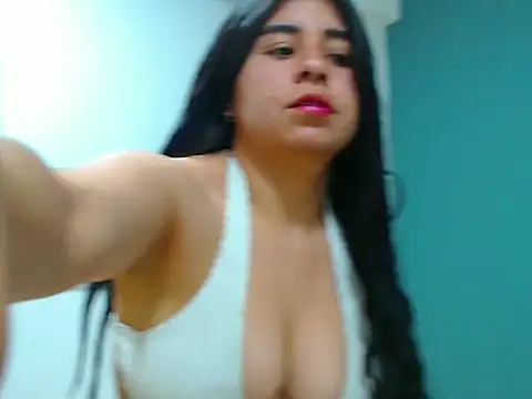 Snapshot of danna-_roouss chatting on 6, 10, 2025 danna- roouss online show from 6, 10, 2025