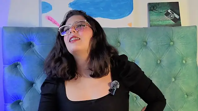 Paola Lyon  online show from 8, 5, 2026