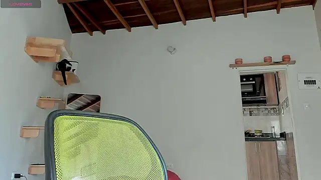 Snapshot of Rainbow_leia chatting on 12, 10, 2025 Rainbow leia online show from 12, 10, 2025