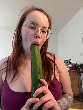 Mona-Peaches online show from 30, 1, 2025