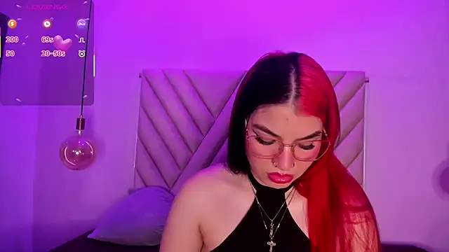Snapshot of EmmaSwift_ chatting on 16, 9, 2025 EmmaSwift  online show from 16, 9, 2025