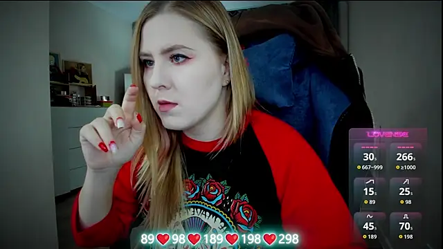 Olivia Munk online show from 8, 11, 2025