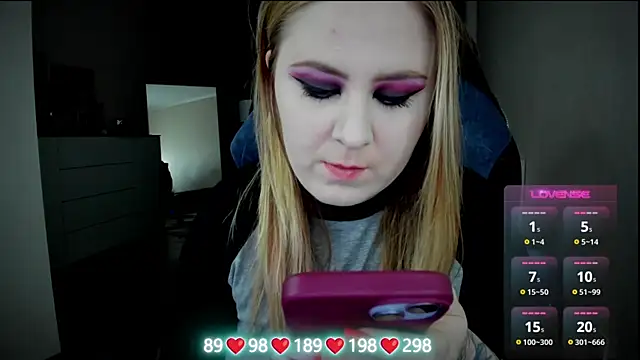 Olivia Munk online show from 14, 11, 2025