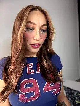 Snapshot of MichelleFerry_ chatting on 5, 12, 2024 MichelleFerry online show from 5, 12, 2024