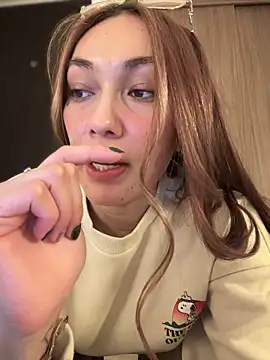 Snapshot of MichelleFerry_ chatting on 1, 2, 2025 MichelleFerry online show from 1, 2, 2025