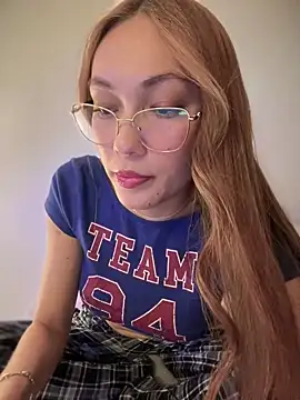 Snapshot of MichelleFerry_ chatting on 6, 2, 2025 MichelleFerry online show from 6, 2, 2025