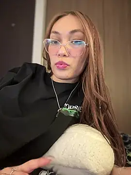 Snapshot of MichelleFerry_ chatting on 10, 2, 2025 MichelleFerry online show from 10, 2, 2025