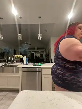 Snapshot of bbwredhead chatting on 7, 5, 2026 bbwredhead online show from 7, 5, 2026