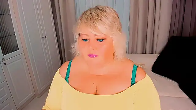 Snapshot of BIGTITSBBW chatting on 20, 9, 2025 BIGTITSBBW online show from 20, 9, 2025