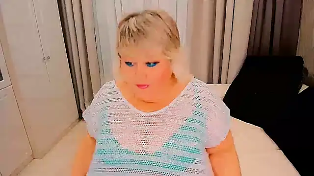 Snapshot of BIGTITSBBW chatting on 21, 10, 2025 BIGTITSBBW online show from 21, 10, 2025