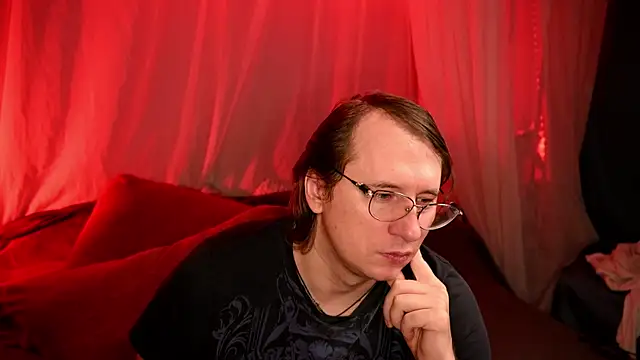 Claudia and elon  online show from 23, 10, 2025