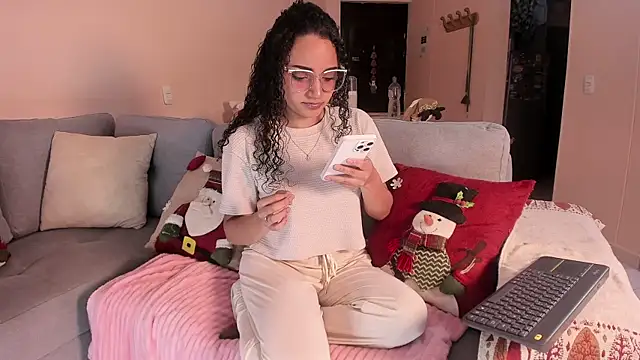 Snapshot of DAHLIA_BROWNIE chatting on 1, 12, 2025 DAHLIA BROWNIE online show from 1, 12, 2025