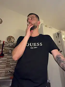 ElChapoGuzman95 online show from 6, 1, 2026