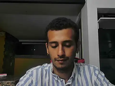 Snapshot of talktome4 chatting on 7, 4, 2026 talktome4 online show from 7, 4, 2026