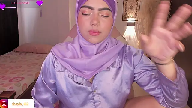 Snapshot of shayla_18 chatting on 11, 10, 2025 shayla 18 online show from 11, 10, 2025