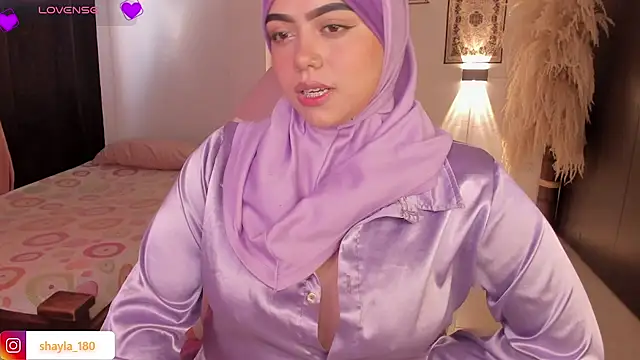 Snapshot of shayla_18 chatting on 23, 10, 2025 shayla 18 online show from 23, 10, 2025