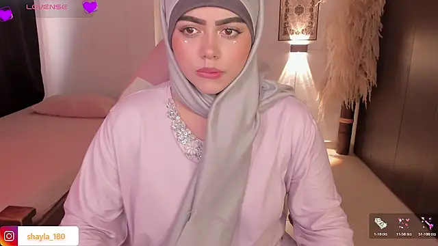 Snapshot of shayla_18 chatting on 7, 11, 2025 shayla 18 online show from 7, 11, 2025