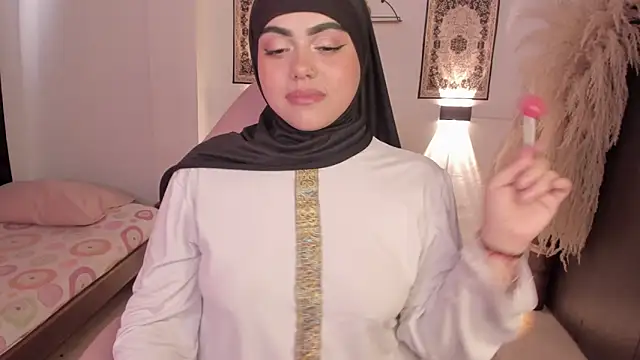 shayla 18 online show from 20, 4, 2026