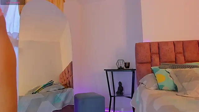 SunnyLeonz online show from 8, 11, 2025