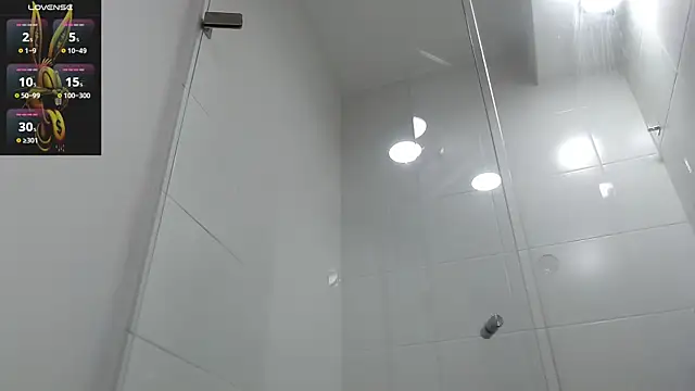 Snapshot of drake_brwon_23 chatting on 9, 9, 2025 drake brwon 23 online show from 9, 9, 2025