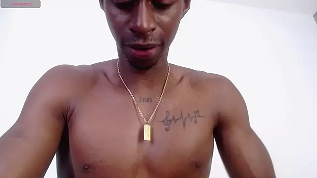 Snapshot of drake_brwon_23 chatting on 7, 10, 2025 drake brwon 23 online show from 7, 10, 2025