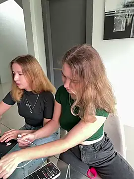 Snapshot of Nura_n_Sarah chatting on 27, 1, 2025 Nura n Sarah online show from 27, 1, 2025