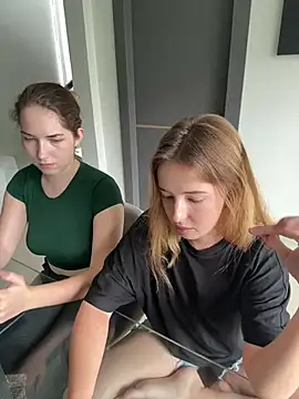 Snapshot of Nura_n_Sarah chatting on 9, 2, 2025 Nura n Sarah online show from 9, 2, 2025
