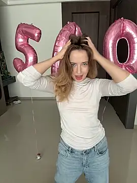 Nura n Sarah online show from 4, 4, 2026