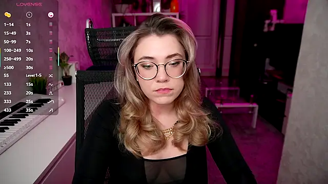 Snapshot of RemyCute chatting on 27, 9, 2025 RemyCute online show from 27, 9, 2025