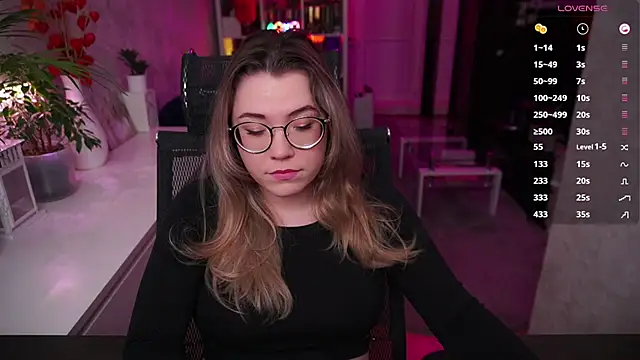 Snapshot of RemyCute chatting on 13, 2, 2026 RemyCute online show from 13, 2, 2026