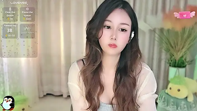 Aimee-520 online show from 10, 10, 2025