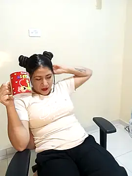 Snapshot of nammy__dirtyhott chatting on 7, 11, 2025 nammy dirtyhott online show from 7, 11, 2025