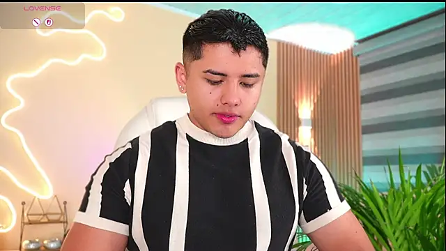 Snapshot of MatiasKorn chatting on 26, 9, 2025 MatiasKorn online show from 26, 9, 2025