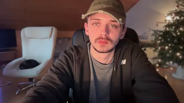 Snapshot of naked_psy chatting on 13, 1, 2025 naked psy online show from 13, 1, 2025