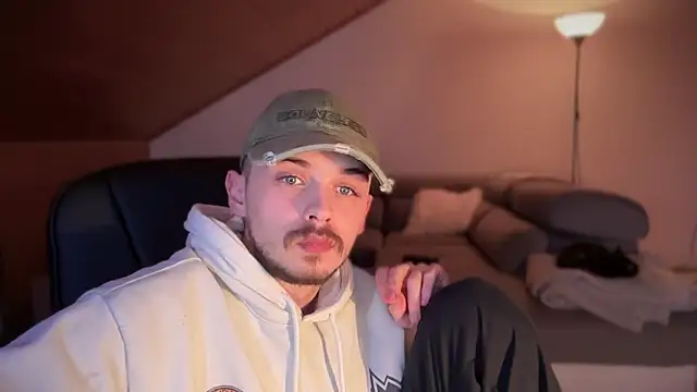 Snapshot of naked_psy chatting on 5, 2, 2025 naked psy online show from 5, 2, 2025