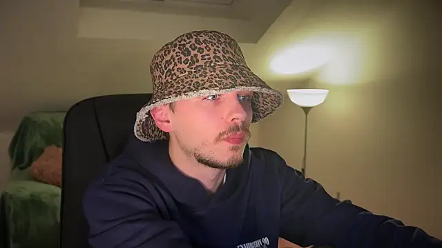 Snapshot of naked_psy chatting on 10, 3, 2025 naked psy online show from 10, 3, 2025